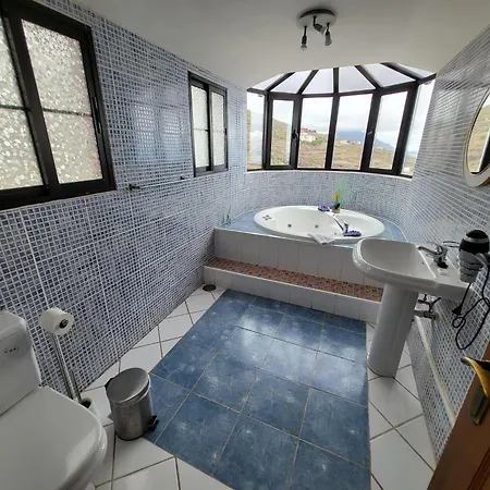 El Mirador 6 Bedrooms Villa